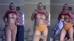 Perawat Hijab Bandung Sange Buka-bukaan Baju Di Depan Kamu