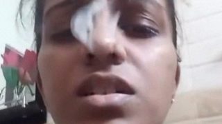 Tamil Cewek Dari Lanka Pamerin Tetek Dan Memek Basah.