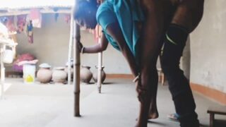 Video Lokal Pria Ngewe Istri Sambil Berdiri, Gaya Hot Dan Vulgar.