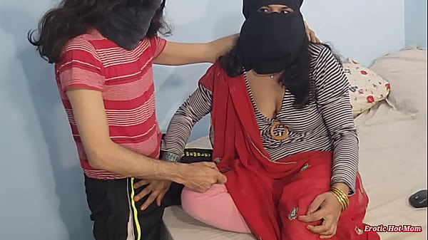 Semoga Pacar Lu Nggak Sepanas Itu, Ngentot Memek Desi Indian Yang Sempit Sambil Pake Hijab Muslim, Dengan Erangan Panas Kencang Dalam Bahasa Hindi.