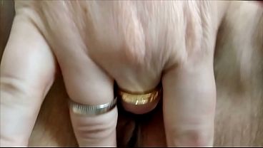 Pertunjukan Memek Dan Lubang Pantat Yang Sangat Vulgar Dari Pelacur Kamera Tua Terkenal Asal Rusia Yang Bikin Ngaceng!.