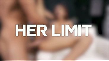 Cewek Asia Langsing Pake Lingerie Pink… Diminyaki Dan Ditusuk Keras Di Pantat