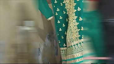 Tonton Video Mandi Cewek Desi India, Basah Kuyup Bikin Tegang!
